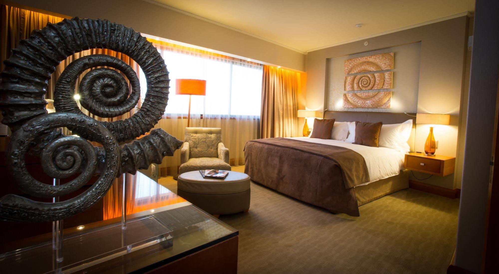 Intercontinental Johannesburg Sandton Towers, An Ihg Hotel Exterior photo